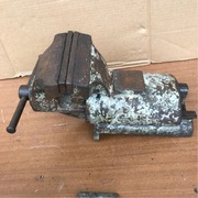 Stare polskie imadło ślusarskie 34 kg ma około 45 lat