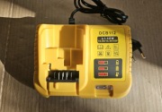ŁADOWARKA  DO BATERII DeWalt