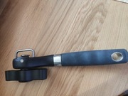 Otwieracz do puszek i butelek 