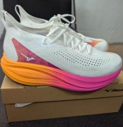 Mizuno Neo Vista 2 r. 44 buty do biegania