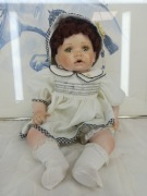 Lalka kolekcjonerska – 45 cm