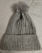 Fajna czapka z diamencikami 