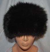 damska czapka z lisa