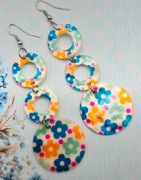 Kolorowe kwiaty kwiatki kwiatuszki kolczyki muszle masa perłowa wiosenne