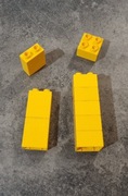 Lego Duplo klocki 2szt 2x1 wysoki i 6szt 2x2 ciemno żółte 