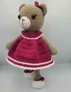 Uroczy Miś w różowej sukience na szydełku maskotka handmad