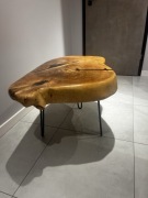Stolik kawowy z pnia drewna