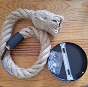 czarna lampa z kablem w oplocie konopnym, zwis lampa lina konopna loft