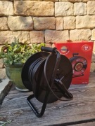 Przedłużacz na metalowym bębnie 50m 199zl 2p