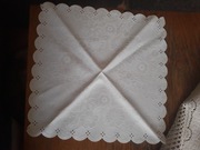 Serwetka kwadratowa w kwiatki