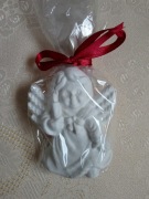 Figurka - aniołek ze świeczką - wysokość 6,8 cm