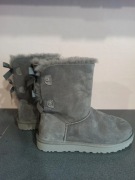 Buty UGG z kokardkami / śniegowce z naturalnej skóry / UGG S/N 112459