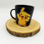 Kubek czarny Pikachu 