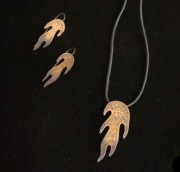 Komplet wisiorek i kolczyki płomyki miedź oksydowana