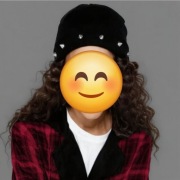 Czapka z Ćwiekami Rap Hip Hop Streetwear