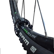 GUMOWY ochraniacz obręczy koła przy transporcie roweru