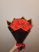 Bukiet z 10 czerwonych róż z brokatem