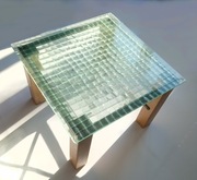 Unikatowy, designerski stolik z artystycznym szklanym blatem