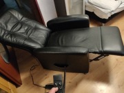 Fotel elektryczny z podnóżkiem ,podnośnik  pomaga wstać