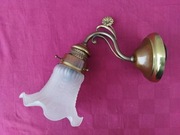 kinkiet ze szklanym kloszem lampa ścienna