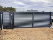 Brama przesuwna automatyczna żaluzjowa - żaluzja