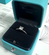 Pierścionek zaręczynowy Tiffany&Co. model Princess