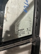 Szyba przednia lewa mała Renault Captur 