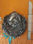 "wilk, księżyc" fi 140 mm, miedziana płaskorzeźba