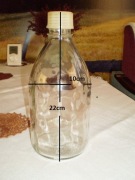 Stara butelka z PRL laboratorium