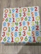 Organizer IKEA o wymiarach 60 cm na 57 cm