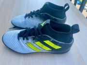 buty do piłki na sztucznej murawie adidas