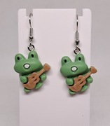 Kolczyki żaby z gitarą