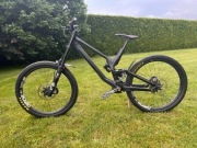 Rower zjazdowy Canyon Sender CF 8.0 rozmiar L