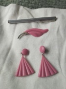 Zestaw klipsów i broszka z PRL-u, szalone lata 60