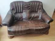 Kanapa skórzana 2-os z dębiny + stolik 