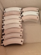 Tory drewniane różne zestawy.