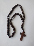Różaniec drewniany ciemny brąz 27 cm 