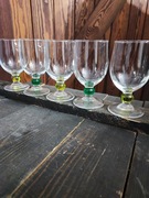 Stare kieliszki do wina wody 