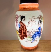 wazonik japonski 67 mm 41g- cena za 2 szt. piekna scenka rodzajowa, stare