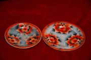 Dwa talerzyki czerwone Porcelana Victoria China różne rozmiary przedwojenne