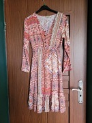 Sukienka boho włoska ormamenty guziki letnia różowa kolorowa