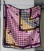 Milanówek jedwabna apaszka w pepitkę