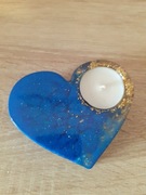 Świecznik na podgrzewacze. Serce że złotymi dodatkami,.