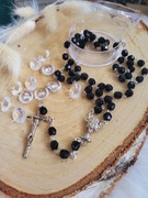 Różaniec komunijny z hostią w pudełeczku