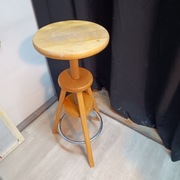 Taboret okrągły regulowany