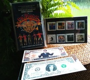 ZNACZKI POST ISLE OF MAN 8 SZT. BEE GEES - ROBIN GIBB + KSIĄŻKA + BANKNOTY 