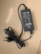 ZASILACZ cyfrowy Polsat Wattac  12V 2,3 A BA0281