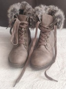 Ciepłe buty zimowe 38 damskie buty 38 wiązane buty z futerkiem jesień zima 