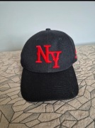 Czapka z daszkiem czarna