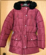 Bonprix kurtka zimowa z kapturem z futerkiem bordowa roz 158 stan bdb
